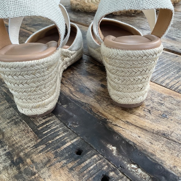 New Easy Spirit beige shoes,8 1/2. - Picture 6 of 11